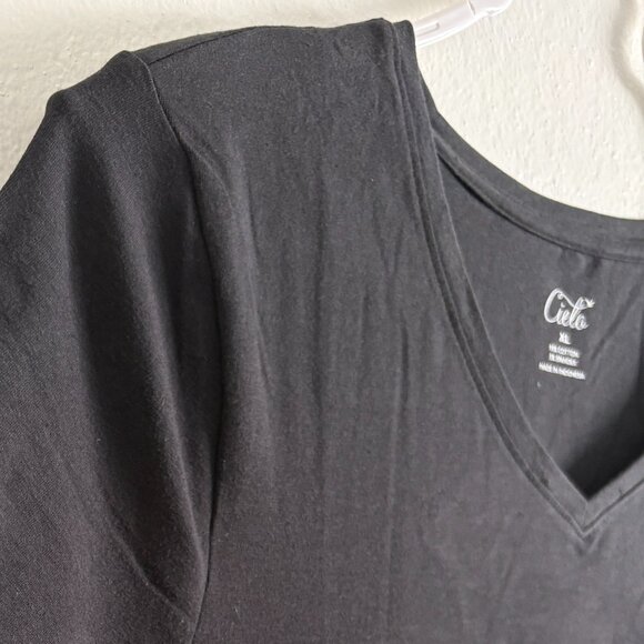 2-Pack Bundle Cielo V-Neck T-Shirts Set Black & White Basic Tee Top XL - Picture 4 of 8